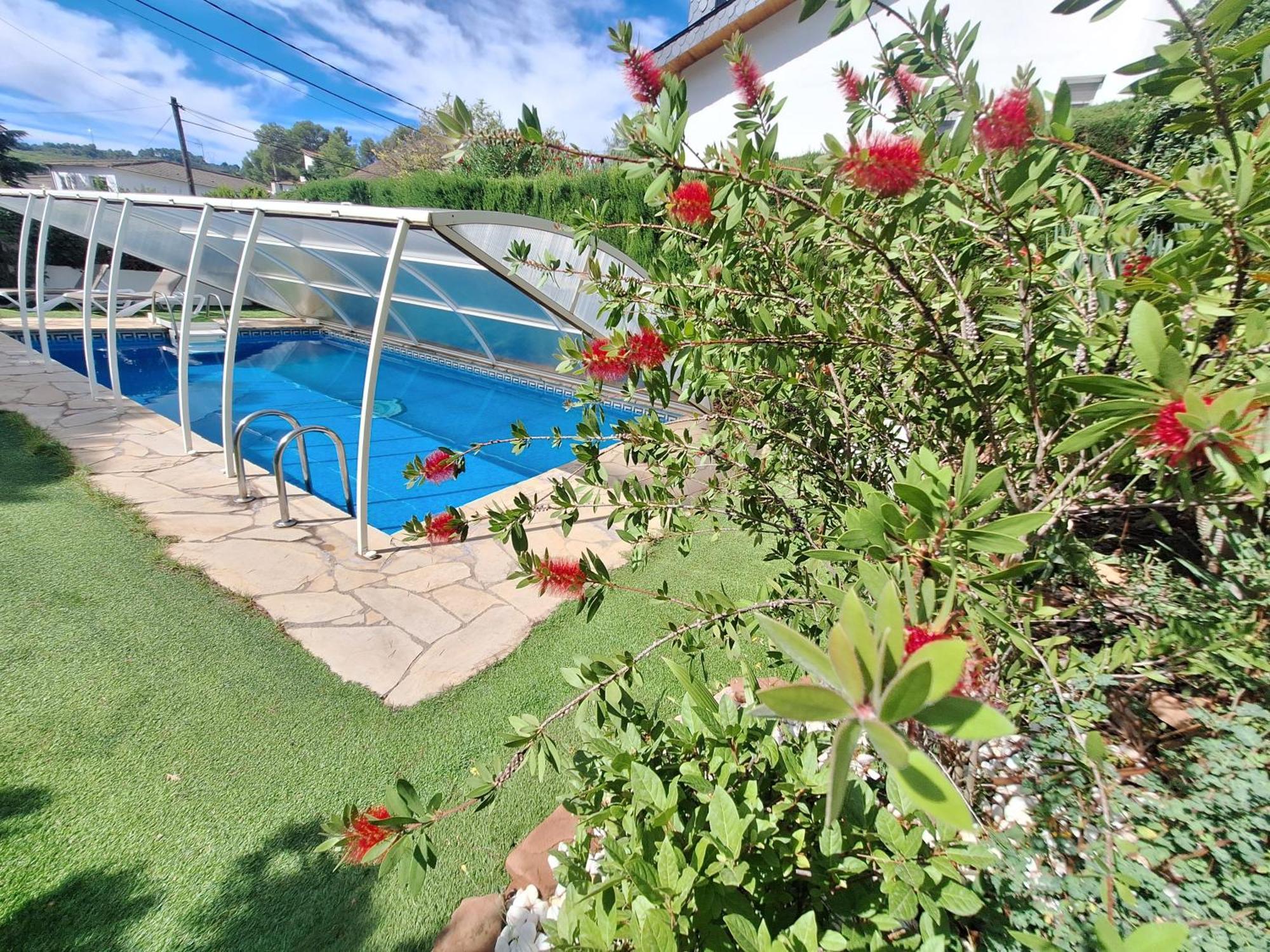Casa Acogedora Familiar Con Piscina Palleja Exterior photo